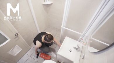 [国内] Madou媒体作品淫荡的女人勾引水管工精彩的免费游戏